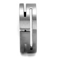 thumbnail image 4 of Anillo Color Plata Para Hombres de Acero Inoxidable Cortes en Metal, 4 of 4