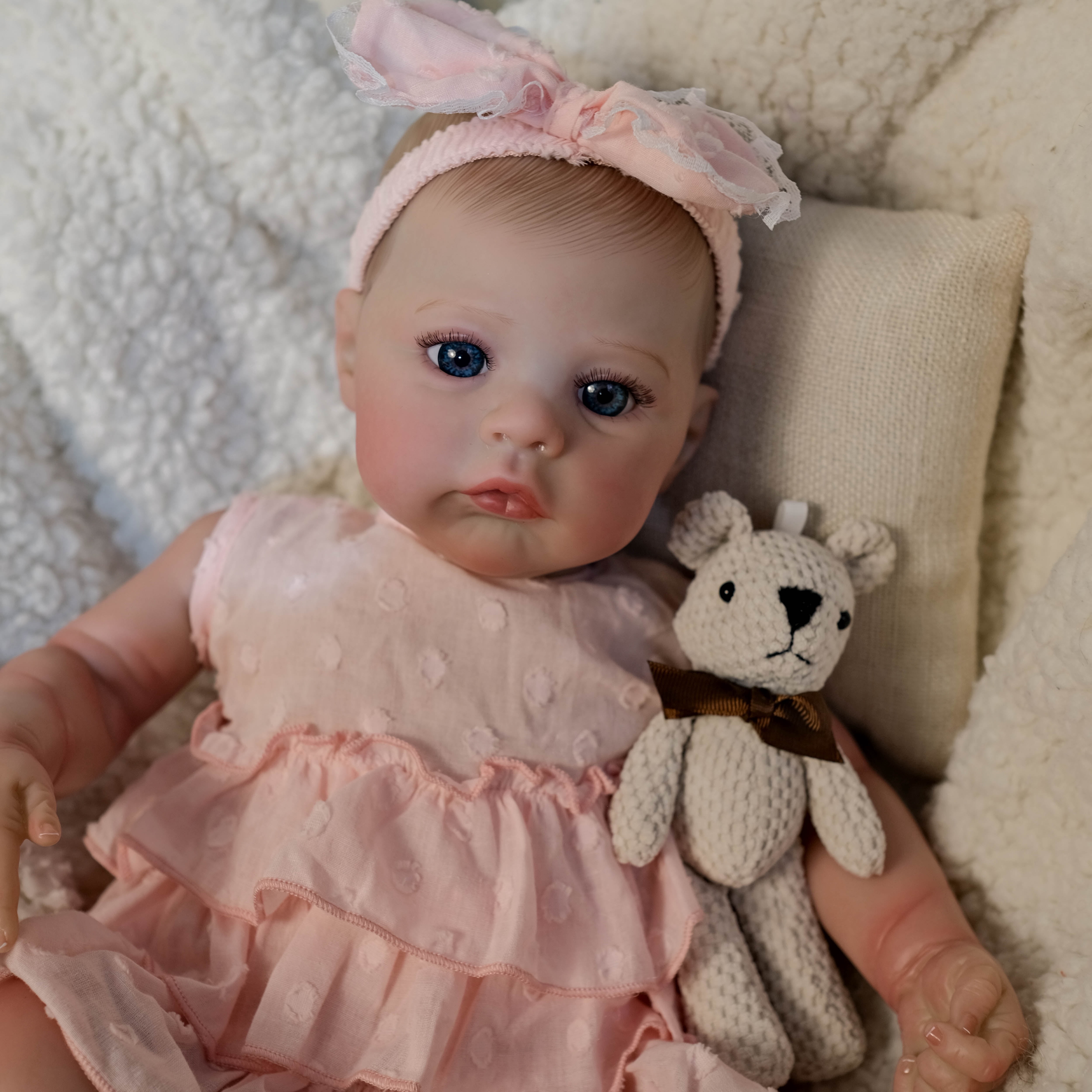 1pc 19inch Realistic Baby Doll, Reborn Baby Dolls With Soft Vinyl Limbs And Cloth Body, Cute Real Life Toys With High-end Painted Gift Set Box For Kids Cuddling, Playtime.