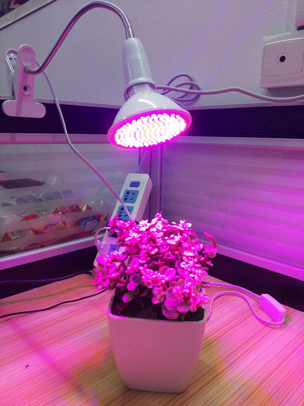 4X 200LED E27 Plant Grow Light lamp flower seeds Growing Lights Bulbs Hydroponic 