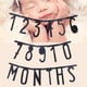 thumbnail image 2 of KAKOWELY Banderín de fieltro con letras negras para fiestas de cumpleaños de 1 a 10 meses., 2 of 4