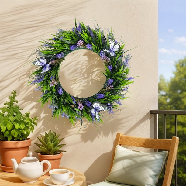 Corona de puertas de primavera invierno – vegetación artificial, follaje y bayas de PVC esmerilado, decoración de puertas o paredes de 15", elegantes detalles dorados resistentes al descolorido