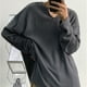 thumbnail image 3 of Camiseta de manga larga para hombre con cuello en V, camiseta informal minimalista a la moda para hombre para uso diario al aire libre, 3 of 8
