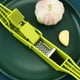 thumbnail image 2 of Prensa de ajo, picadora y rebanadora de ajo profesional 2 en 1, fácil de limpiar, acero inoxidable, admite jugo de jengibre, trituradora de ajo con mango antideslizante para la cocina del hogar del re, 2 of 4