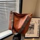 thumbnail image 2 of Bolso de gran capacidad de nueva moda europea y americana, sentido de alta gama para mujer, bolso tipo cubo de estilo cruzado diagonal, diseño de nicho, 2 of 5