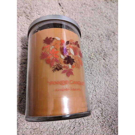 Yankee Candle  Amber Leaves 1728603  22oz   2 wick