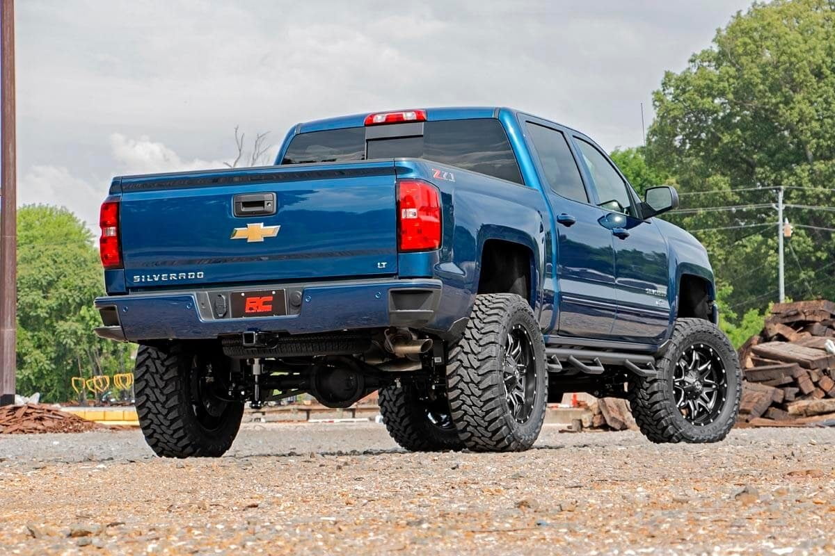 Rough Country 7" Lift Kit (fits) 2014-2018 Chevy Silverado GMC Sierra 1500 2WD | N3 Shocks | Knuckles | 23732