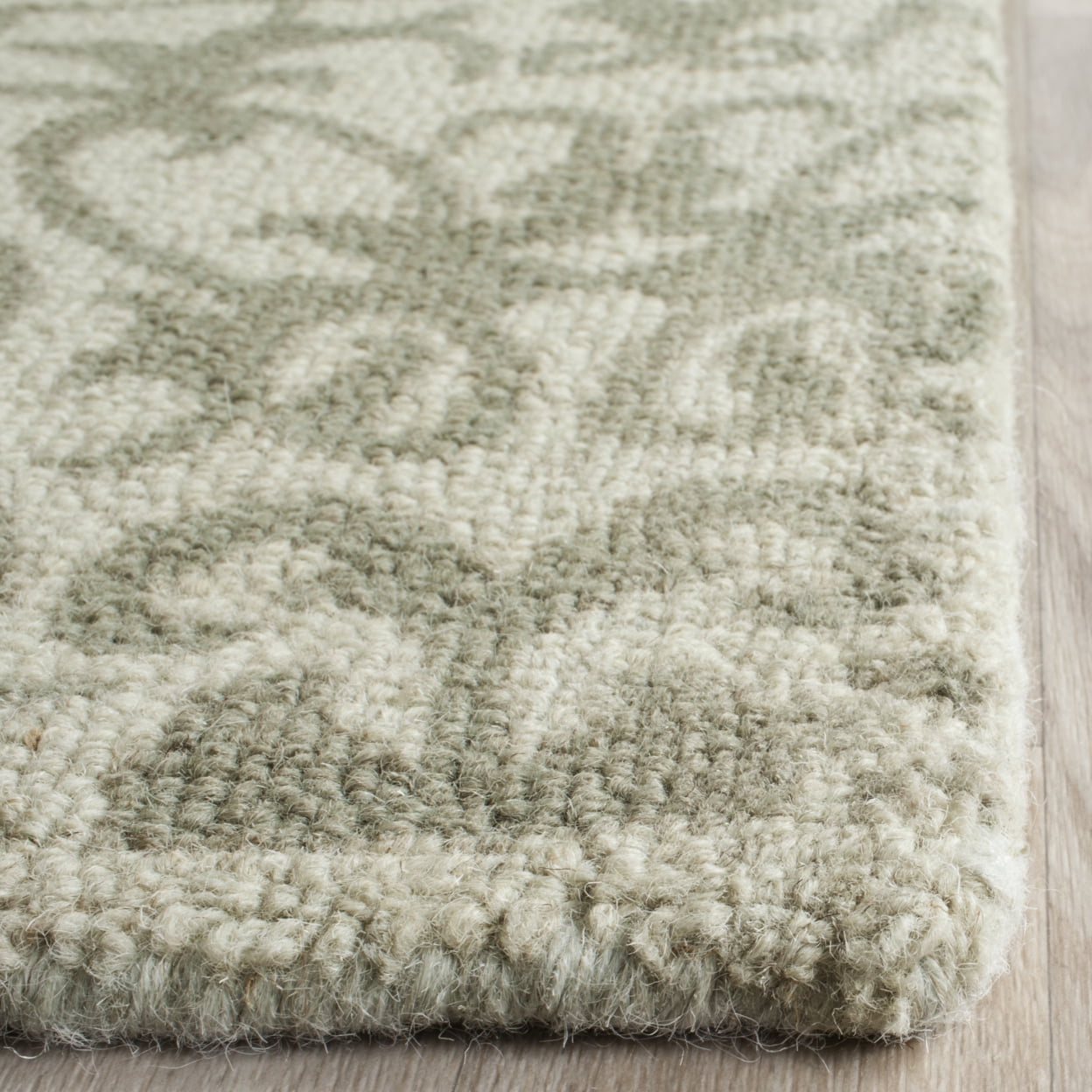 SAFAVIEH Restoration Vintage Alannah Floral Wool Area Rug, Light Sage/Grey, 5' x 8'