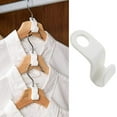 thumbnail image 2 of Paquete de 30 ganchos de plástico para colgar ropa, para ahorrar espacio en el armario y organizarlo de manera eficiente, 2 of 5
