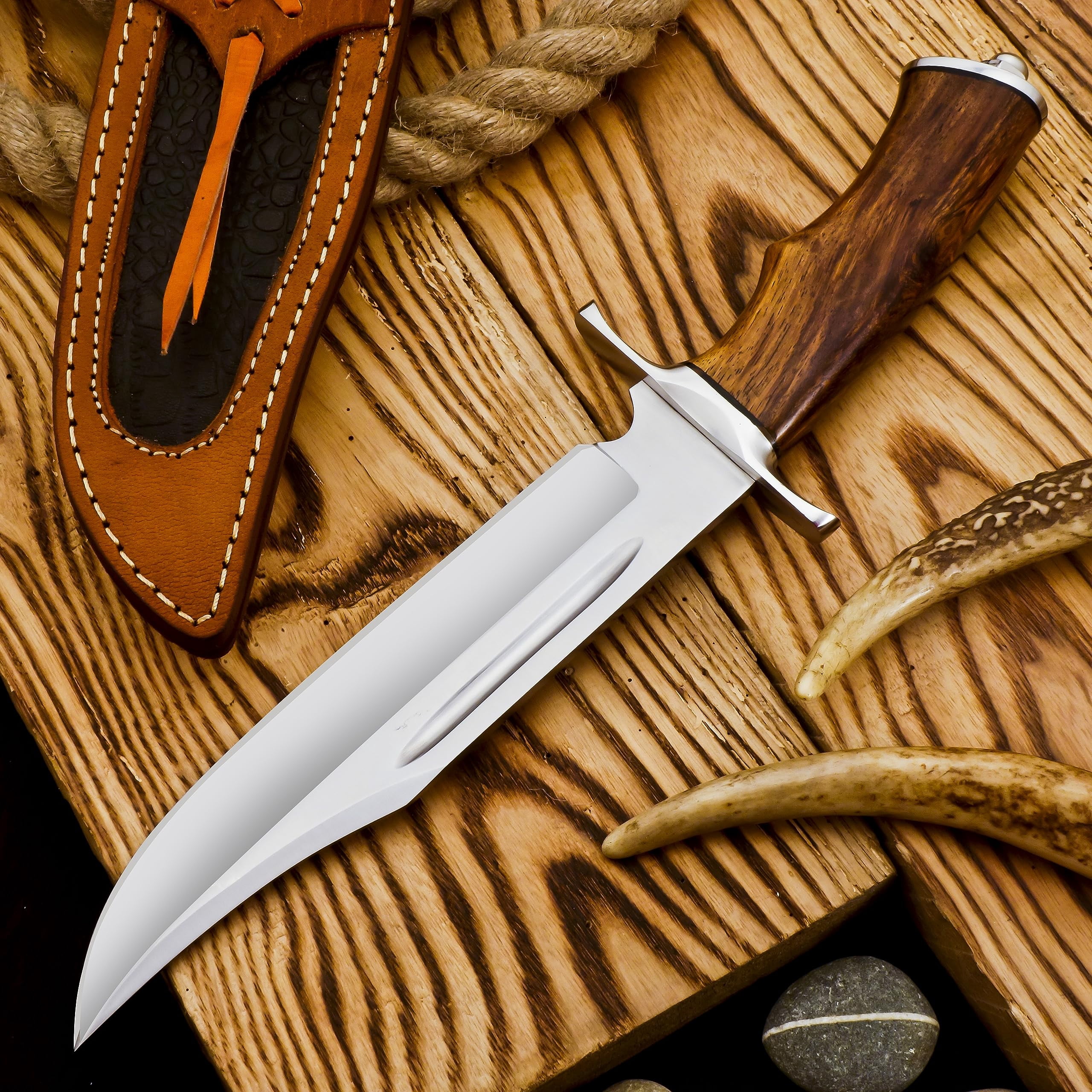 Poshland Handmade Damascus Steel Bowie Hunting Knife with Solid Perfect Grip Handle