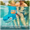 thumbnail image 3 of Juguete tiburón activado por agua SwimWays Rainbow Reef Finn Diesel, 3 of 7