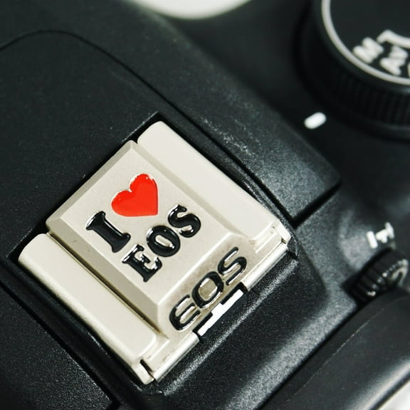 Foto&Tech Pro Metal Hot Shoe Cover-Canon EOS 6D Mark II/5D Mark IV III II/1D X/5DII/77D 6D 7D 70D 60Da 60D 100D 500D 450D 1000D/T7i T6i T5 T5i SL1 SL2 T3i T3 XT/M6/PowerShot G15/G16/G1 Mark II/SX50 HS