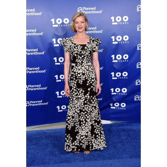 Gretchen Mol At Arrivals For Planned Parenthood 100Th Anniversary Gala, Pier 36South Street, New York, Ny May 2, 2017. Photo By Derek StormEverett Collection Celebrity (16 x 20)