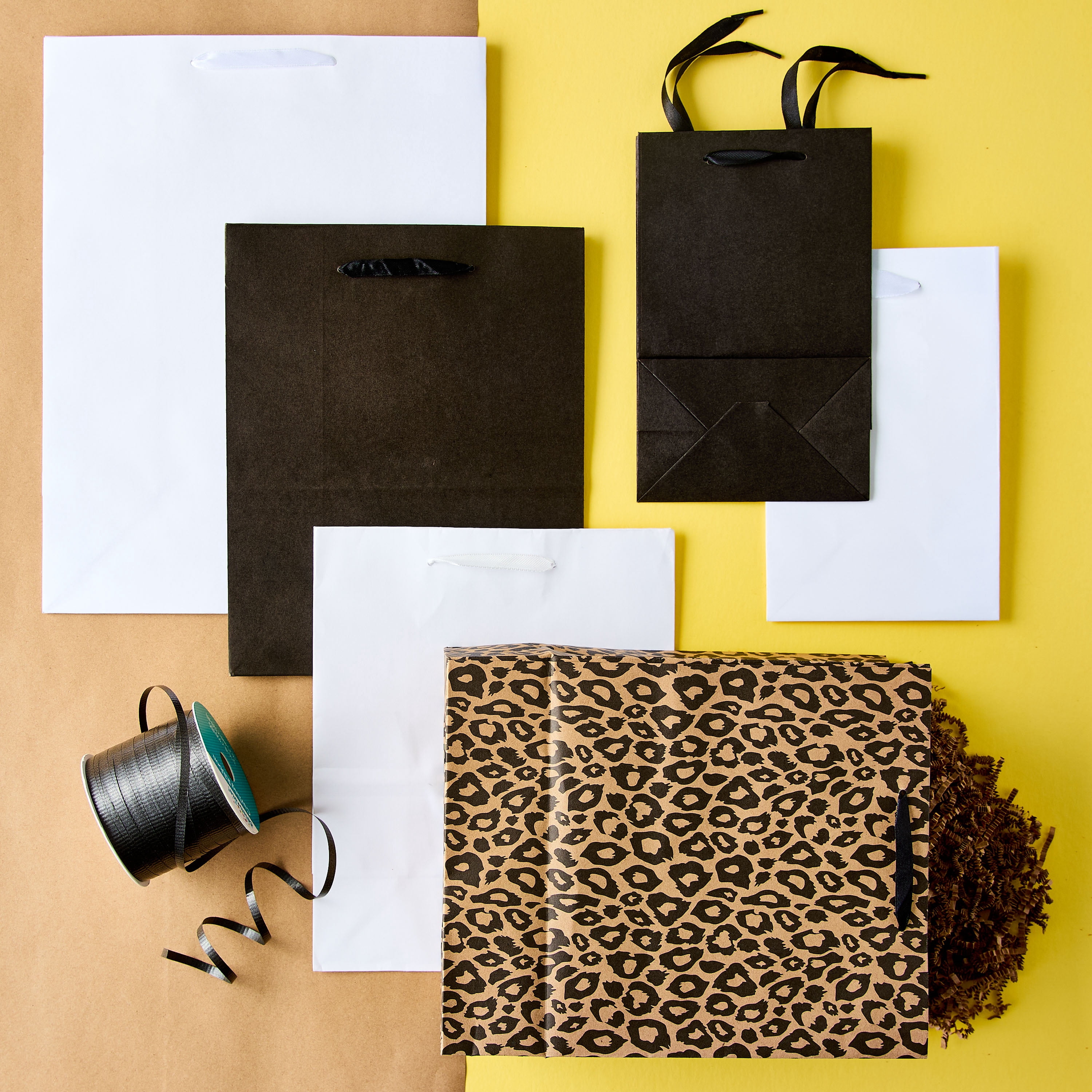 Hello Hobby Large Black Paper Bags, Paper, For All Ages, 8" x 10", 13 Count