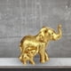thumbnail image 5 of Estatua de creativa, figura de resina de adorno en miniatura coleccionable de mesa para café, sa de estar, regalos, estantería de oficina Oro Macarena Escultura de elefante, 5 of 7