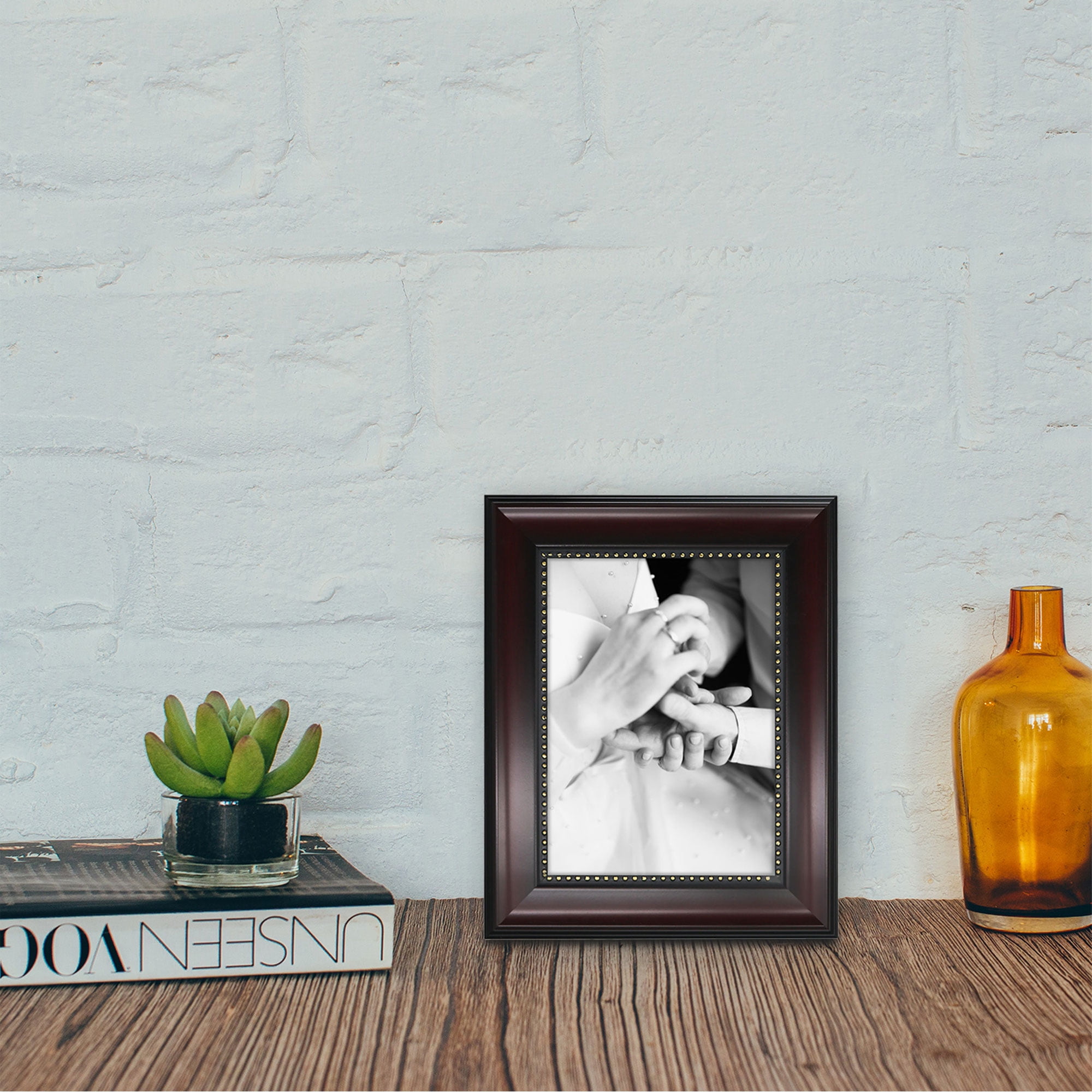 GraduationMall Mahogany with Gold Beads 5x7 Picture Frames for Wall or Tabletop 2-Pack