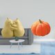 thumbnail image 2 of Sujetalibros De Cerámica Con Forma De Pera Y Calabaza Abrazada. Cojín De Peluche Decorativo. Elaborado Con Esmero. Adorno Para Estantería. Regalo Ideal Para La Habitación., 2 of 8