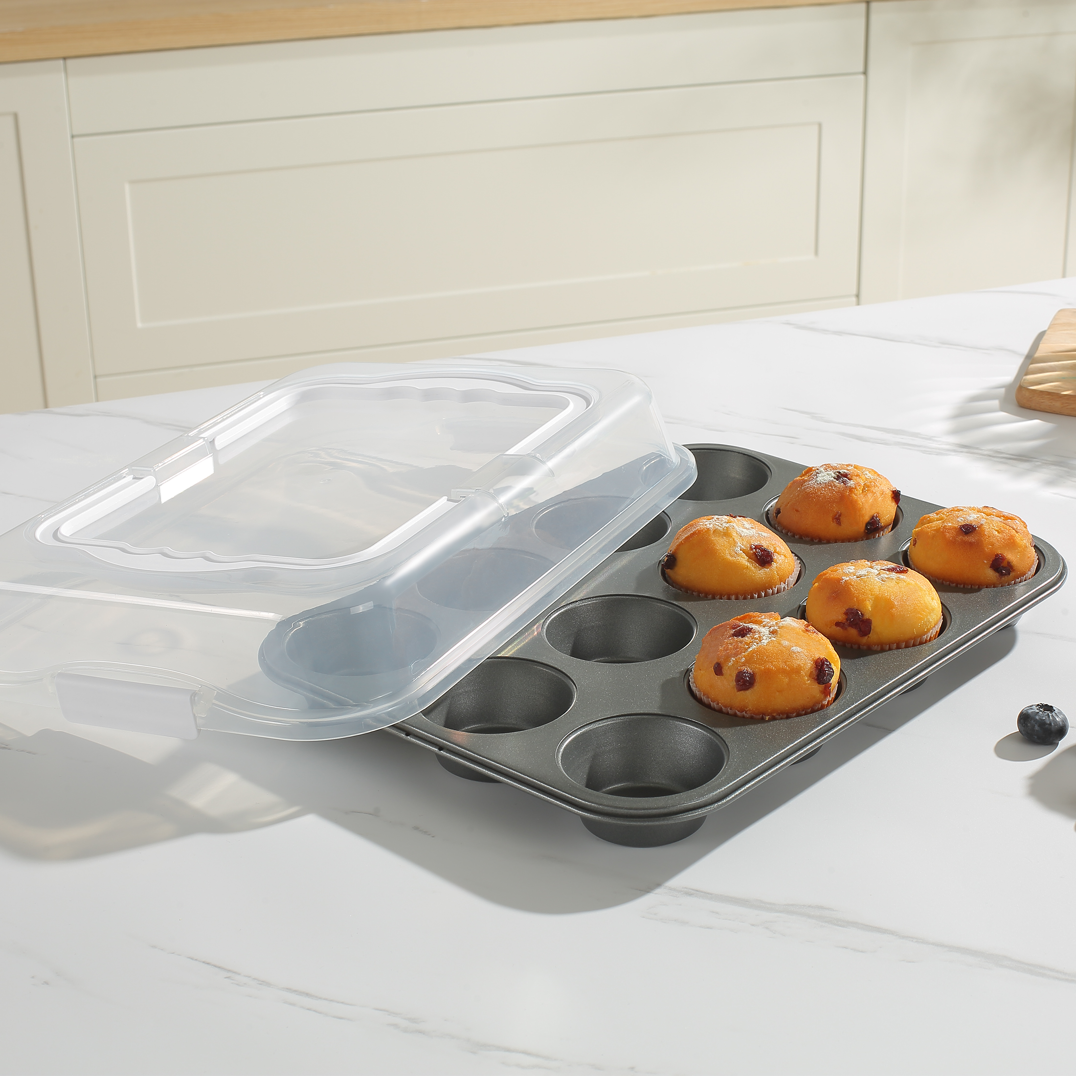 Mainstays 12-Cup Muffin Pan with Covered Carrier photo 5