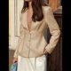 thumbnail image 5 of Blazer de Larga con Botones, Color Liso, Informal, con Escote en V Profundo para Mujer, para y Otoño. Caqui L, 5 of 7