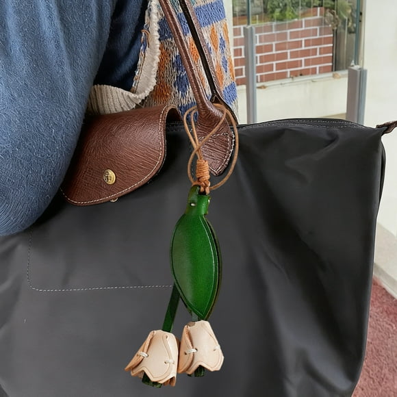 EGNMCR Advanced Sense Tanned Leather Cowhide Car Rearview Mirror Decoration Bag Pendant Keychain Decoration Artificial leather keychain