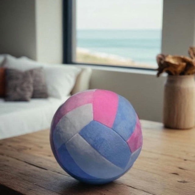 Bonita almohada de peluche con forma de pelota de voleibol para niños. Pelota deportiva de peluche realista para entrenamiento y juego infantil. Amantes del voleibol.