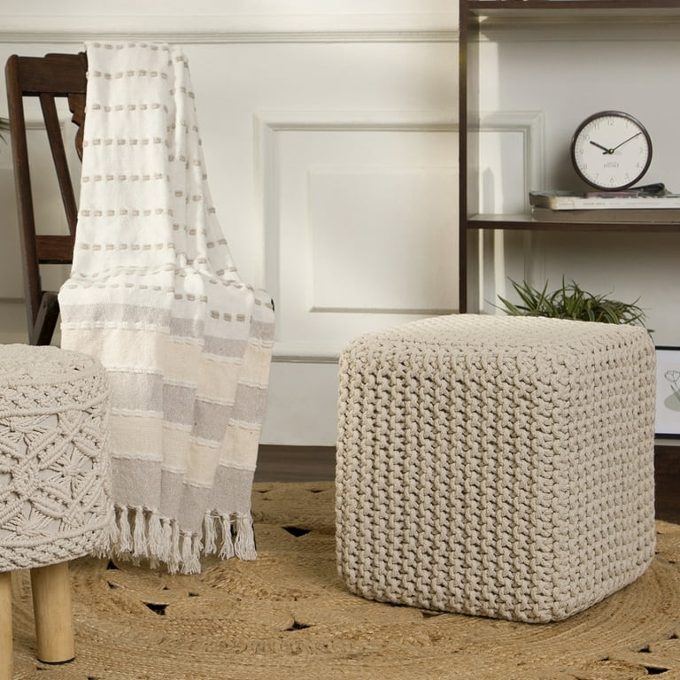 Pouf in bedroom discount