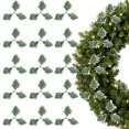 thumbnail image 3 of Arreglo de corona navideña con bayas de acebo artificiales y hojas verdes Palillos de bayas de acebo rojas para decoración de tartas navideñas Caja de regalo, 3 of 5
