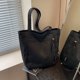 thumbnail image 2 of Bolso casual de color sólido de gran capacidad, versión coreana, primavera y verano 2025, nuevo estilo, bolso de recuperación para uso fuera de la escuela, bolso de mano para hombro y axila., 2 of 5