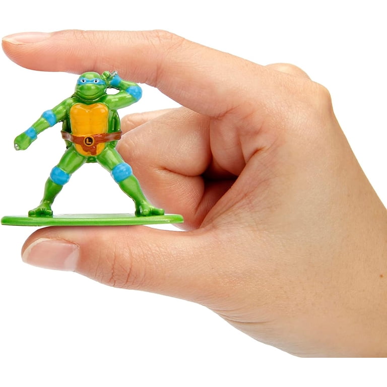 Jada Toys TMNT Turtle Lair Nano Scene and 1.65