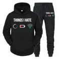 thumbnail image 2 of Conjunto de ropa deportiva hippie para hombre, sudadera con capucha y pantalón con estampado de "Cosas que odio", "Batería baja", "Sin red", 2 piezas, chándales divertidos de moda para hombre, 2 of 5