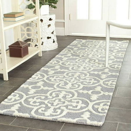 SAFAVIEH Cambridge Kimberly Geometric Wool Runner Rug  Silver/Ivory  2 6  x 12