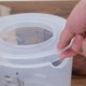 thumbnail image 4 of SUNRI - Vaso medidor para hornear de 2,5 l, recipiente para mezclar con tapa, vaso de plástico transparente para mezclar en casa o en la cocina., 4 of 8