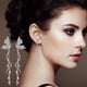 thumbnail image 5 of Pendientes colgantes con borla, estilo elegante, para mujer, color crema perla, con colgante de mariposa azul súper inmortal y borla., 5 of 9