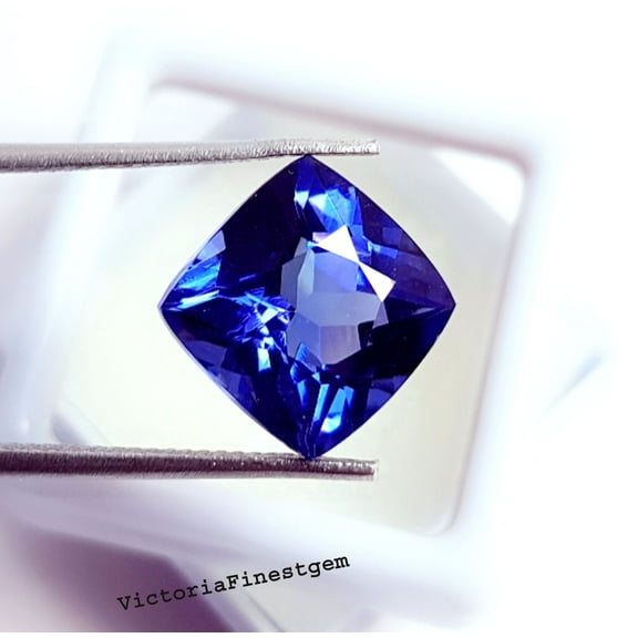 10.00 Carat-Beautiful Blue Tanzanite Loose Gemstone Cushion Shape Tanzanite For Ring Size