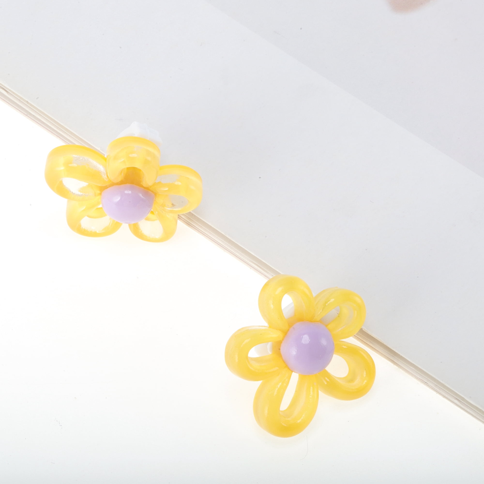 Unique Bargains Hollow-out Flower Shoelace Charms 1 Pair Yellow