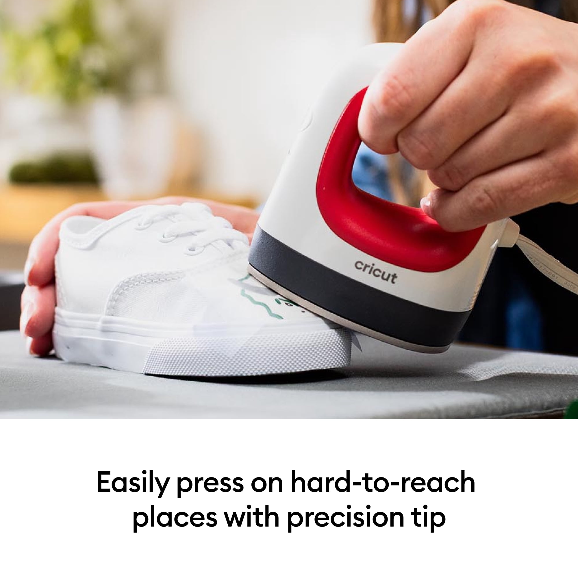 Cricut EasyPress Mini™, Raspberry - Compact Handheld Heat Press Machine