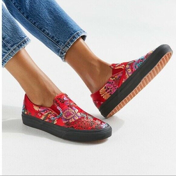 red and black vans womens