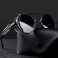 thumbnail image 4 of Gafas de sol de estilo gótico para hombre y mujer, lentes de sol redondas de aleación de Metal, Estilo Vintage Steampunk rojo, 2023, 4 of 5