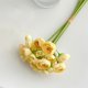 thumbnail image 4 of Ramo de Flores Artificiales de Seda para Decoración Del Hogar | Arreglo Floral de 38 Cm (15 Pulgadas) Ideal para El Día de La Madre o San Valentín | Disponible En Blanco, Amarillo y Rosa, 4 of 6