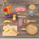 thumbnail image 4 of KidKraft Smoothie Fun Cocina de Juguete de Madera con 22 Accesorios, 4 of 5