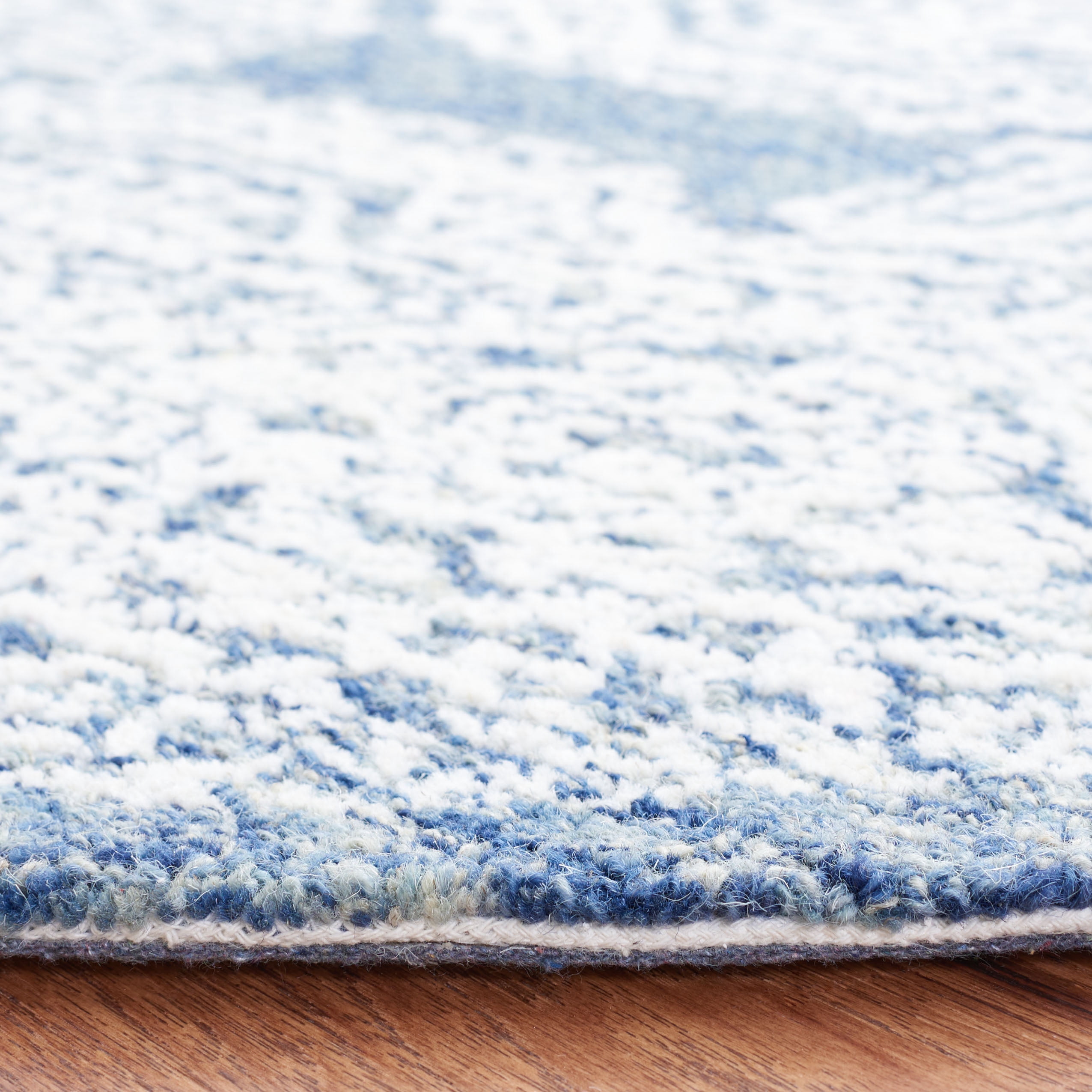 Safavieh Metro Leontyne Geometric Area Rug, Natural/Blue, 6' x 6' Round
