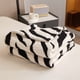 thumbnail image 4 of Manta de Vellón, Manta de Peluche, Cubrecama Suave, Chal Ligero con Bordado Doble, 200 x 150 cm, Poliéster para Sofá, Viajes, Camping, Picnic, 4 of 6