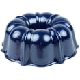 thumbnail image 1 of Pan Bundt Formado Ligero de Nordicware en Azul Marino, de 6 Tazas, 1 of 3