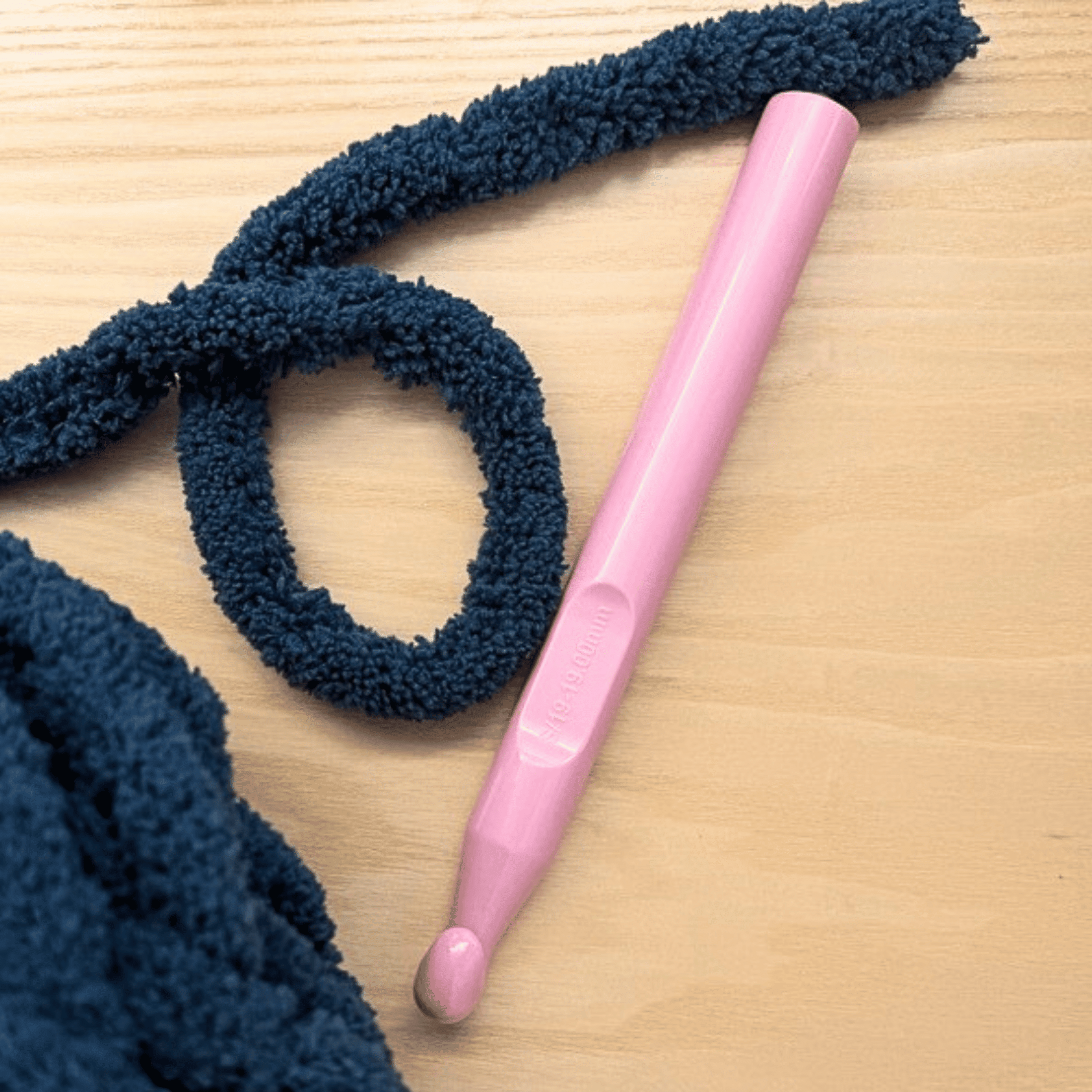 Hello Hobby Plastic Crochet Hook, Size S, 19 mm