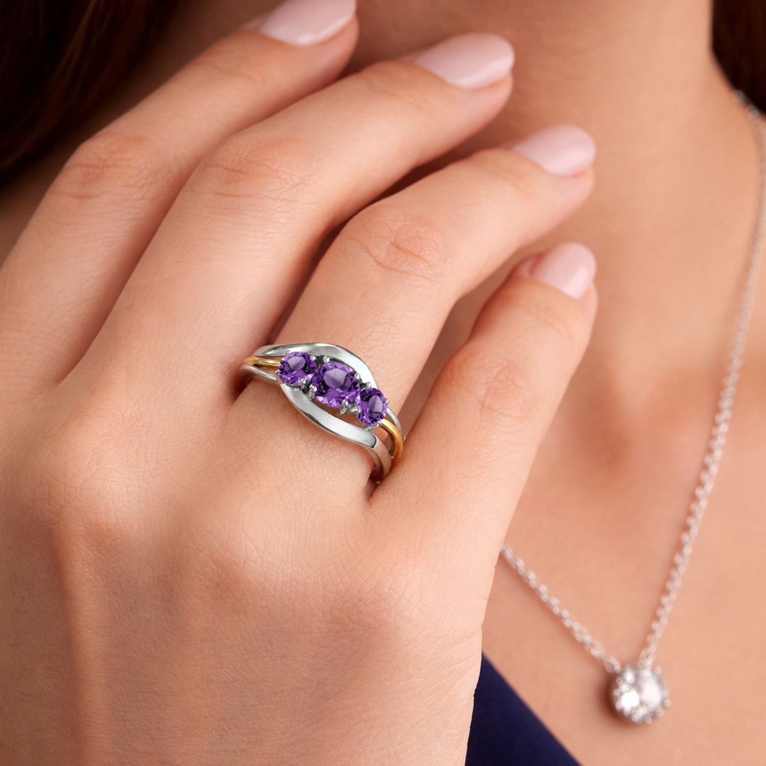 Gem Stone King Purple Amethyst 3 Stone Ring for Women | 925 Sterling Silver and 10K Yellow Gold | 0.98 Cttw | Round 5MM and 4MM | Wedding Engagement Anniversary Promise Ring for Women | Size 7