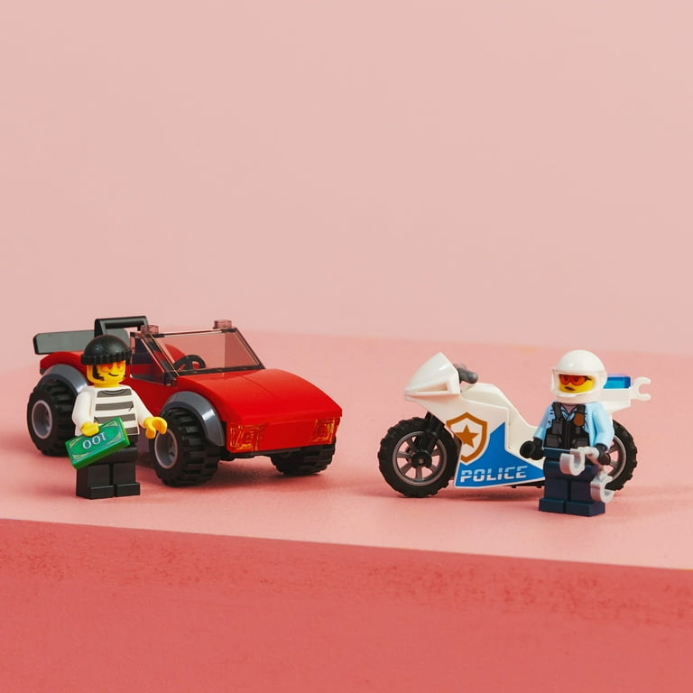 LEGO City 60392 La Course-Poursuite de la Moto de Police, Jouet Voiture de  Course et 2 Minifigurines Policiers pas cher 