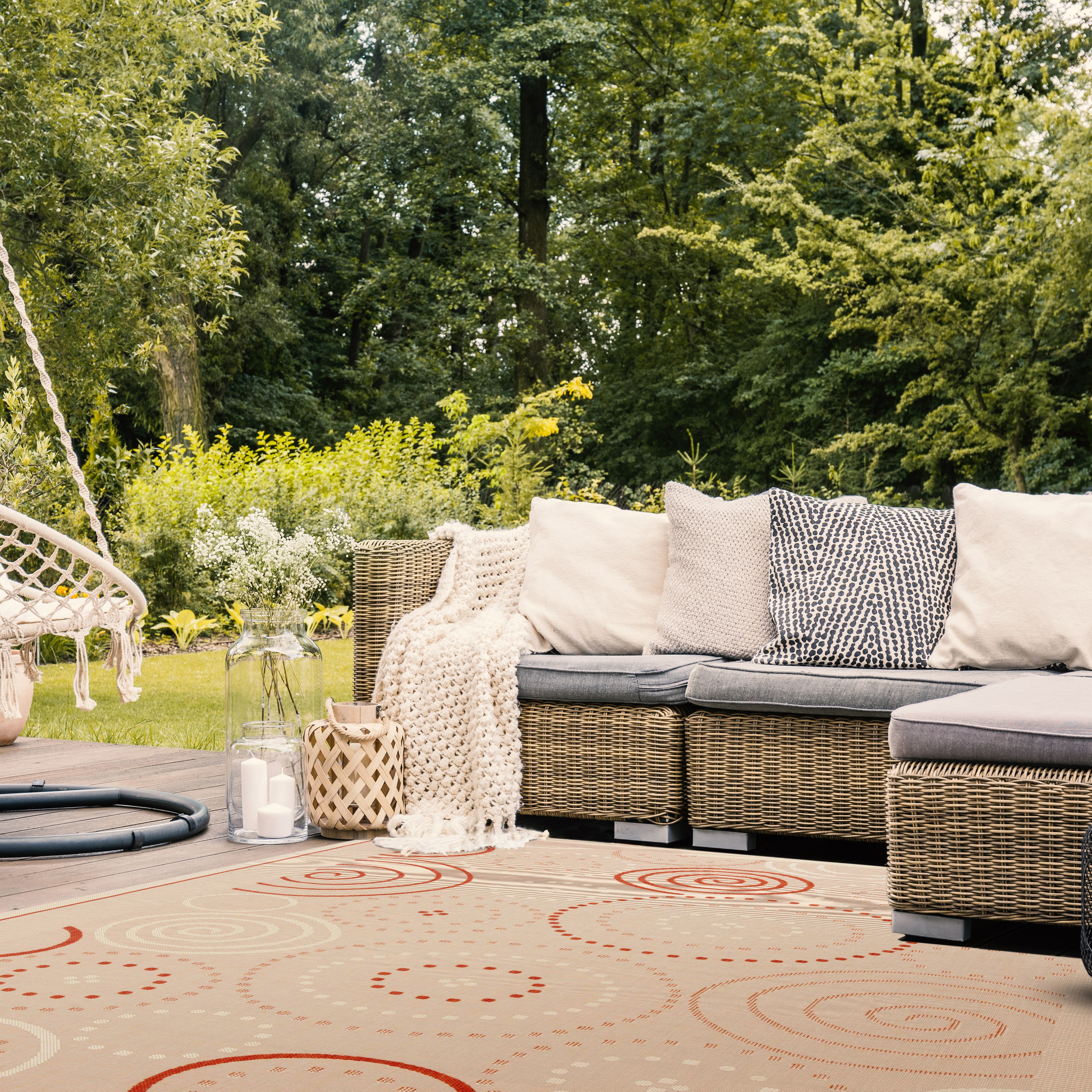 Safavieh Courtyard Hugo Oriental Indoor/Outdoor Area Rug, Natural/Terracotta, 5'3" x 7'7"
