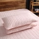 thumbnail image 1 of Fundas de almohada transpirables y resistentes al aceite de poliéster rosa con cubierta amarilla, 1 of 6