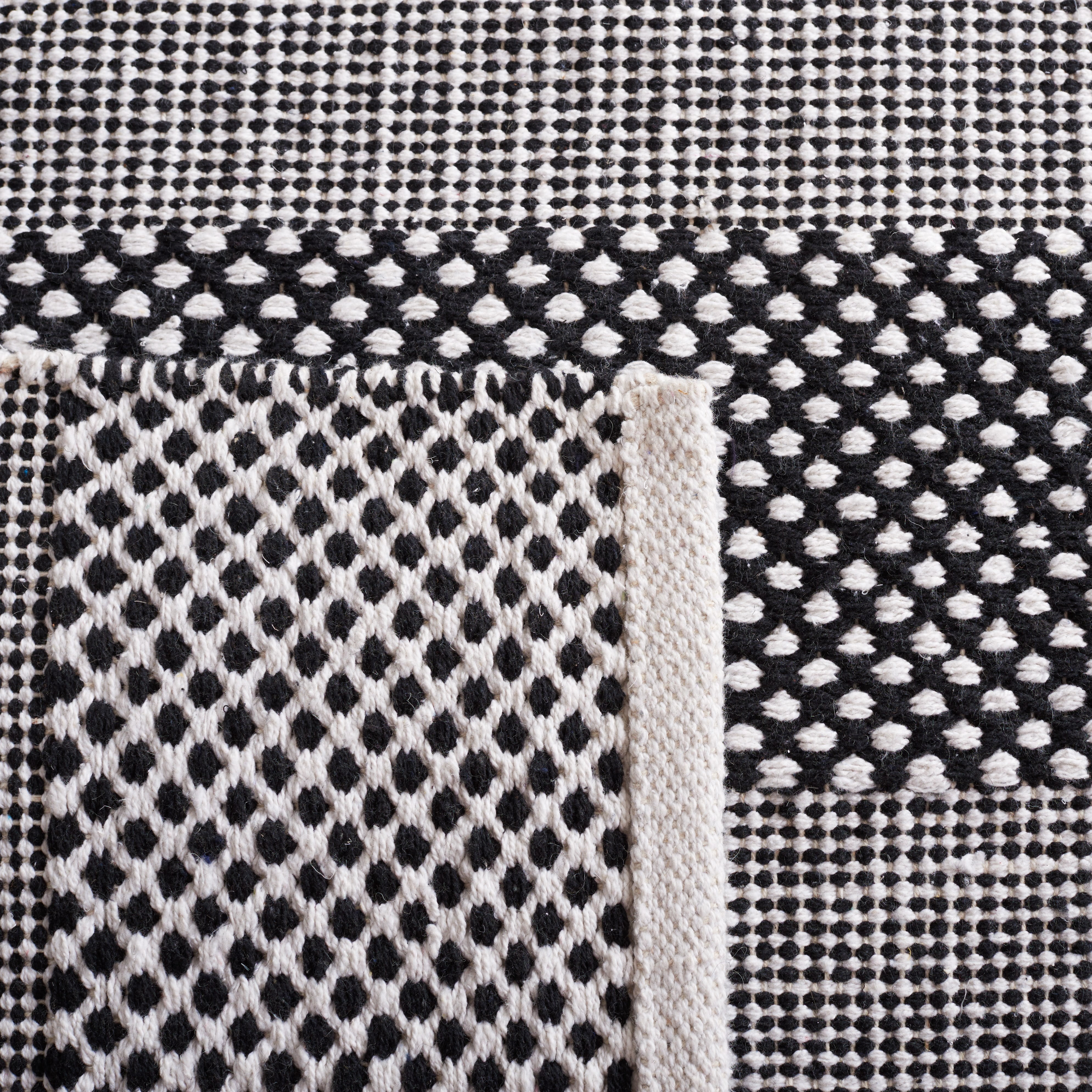 SAFAVIEH Striped Kilim Hilbert Striped Cotton Runner Rug, Ivory/Black, 2'3" x 8'