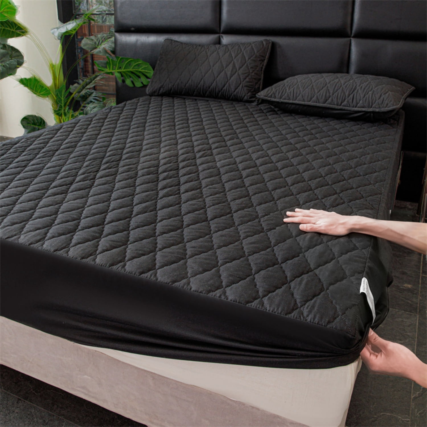 Quilted Fitted Mattress Pad Cover, 100% Waterproof Mattress Protector, Deep Pocket, Breathable & Noiseless, Soft and Comfortable