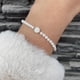 thumbnail image 1 of Nueva pulsera de moda con 26 letras para mujer, pulsera de cuentas de perlas simuladas hechas a mano con temperamento para mujer, regalo de joyería Tan Jianjun unisex, 1 of 1